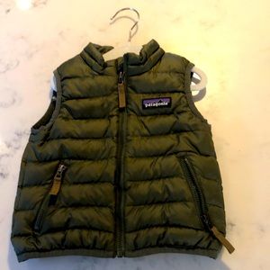 Patagonia puffy vest in olive green
